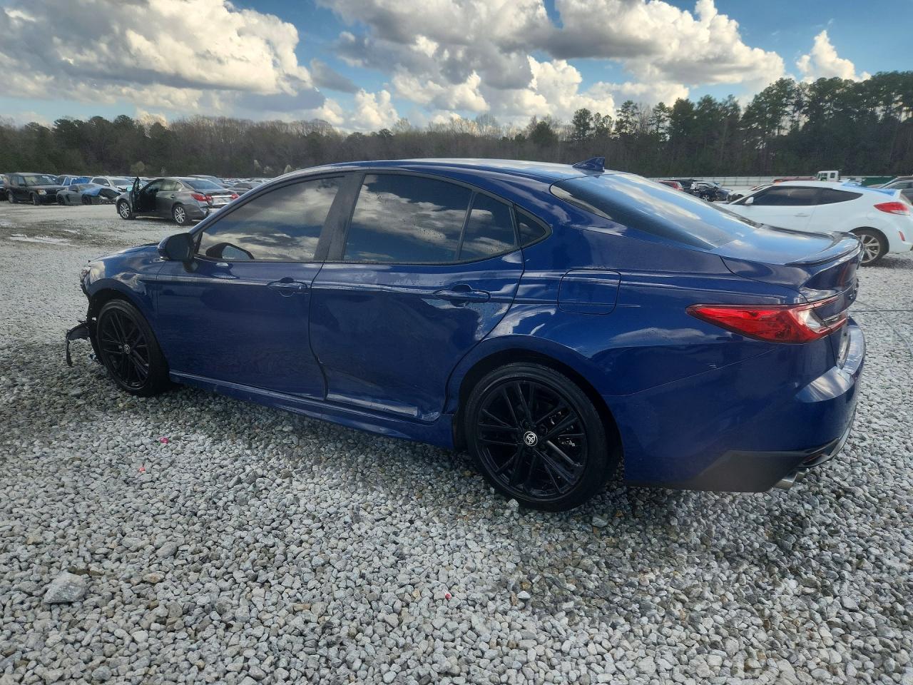 2025 TOYOTA CAMRY SE photo 4