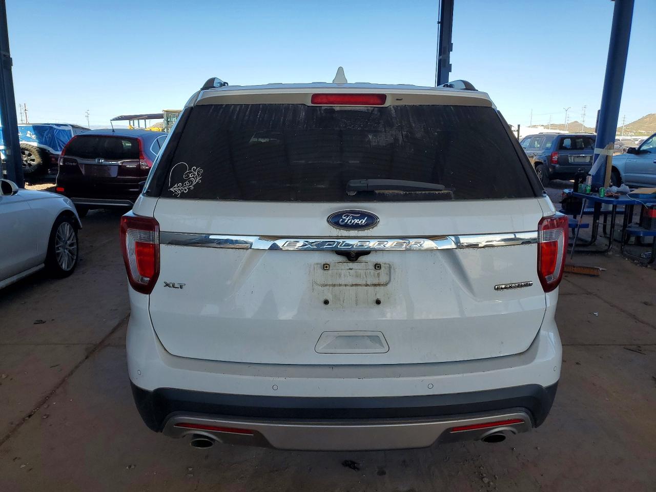 2016 FORD EXPLORER XLT photo 6