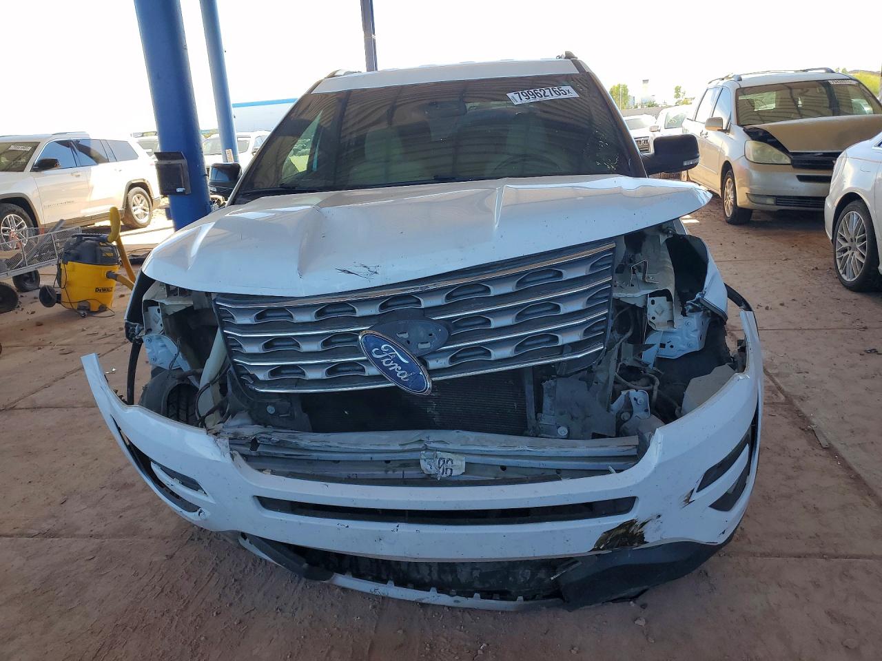 2016 FORD EXPLORER XLT photo 5
