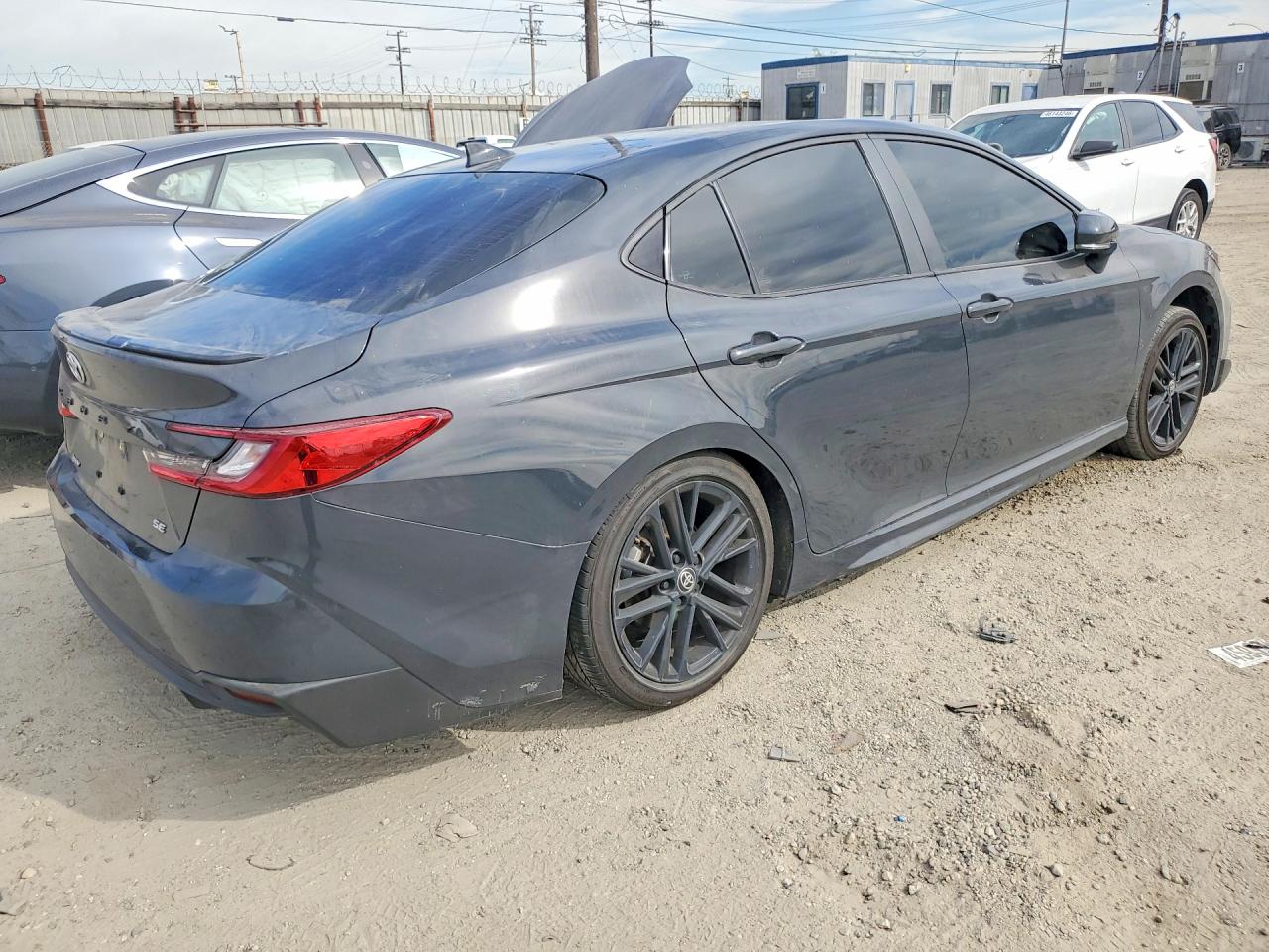 2025 TOYOTA CAMRY SE photo 5