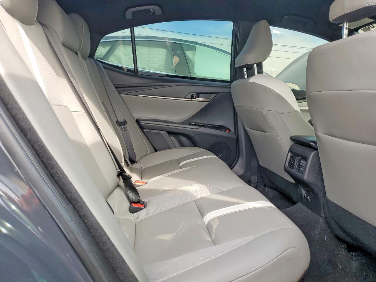 2025 TOYOTA CAMRY SE photo 19