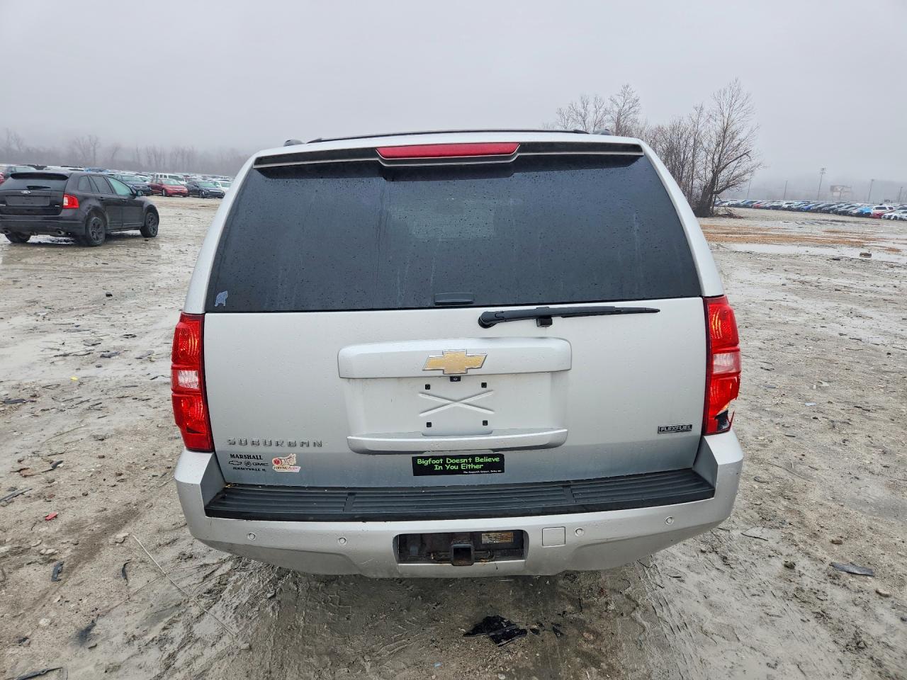 2011 CHEVROLET SUBURBAN K1500 LS photo 6