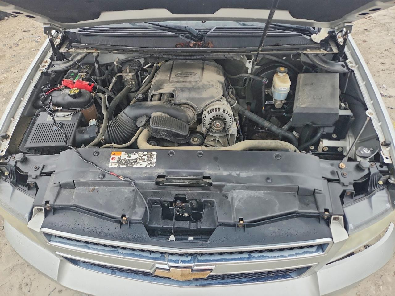 2011 CHEVROLET SUBURBAN K1500 LS photo 12