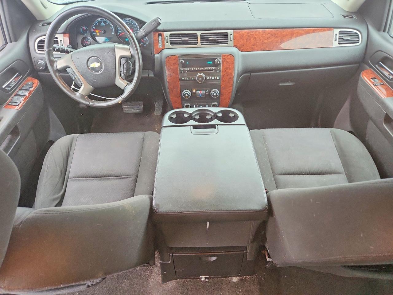 2011 CHEVROLET SUBURBAN K1500 LS photo 8