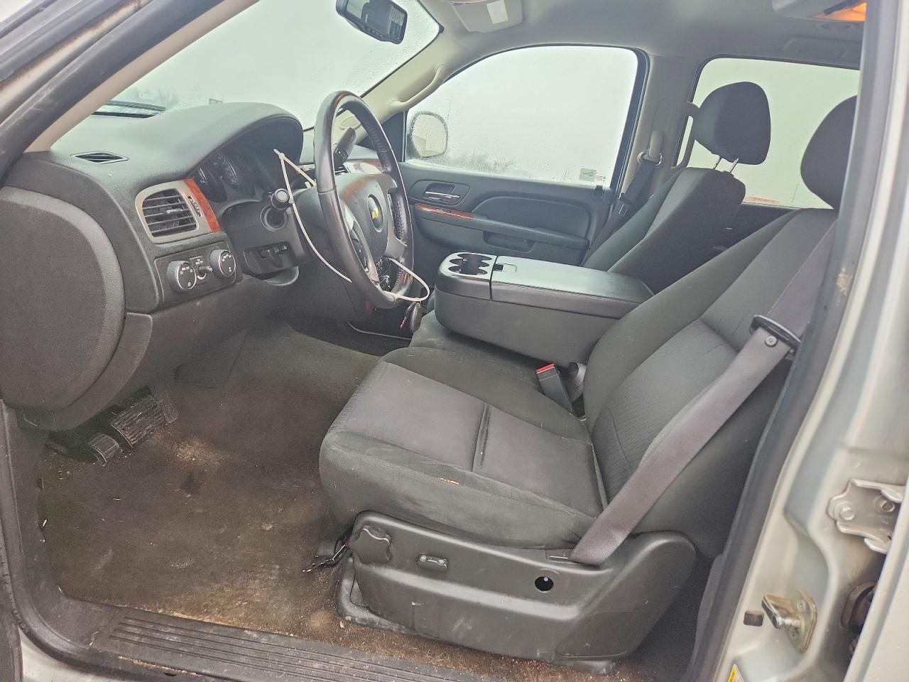 2011 CHEVROLET SUBURBAN K1500 LS photo 7