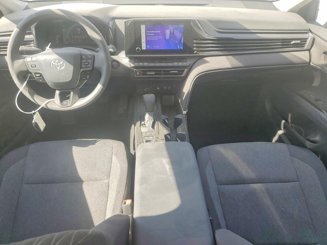 2025 TOYOTA CAMRY LE photo 22