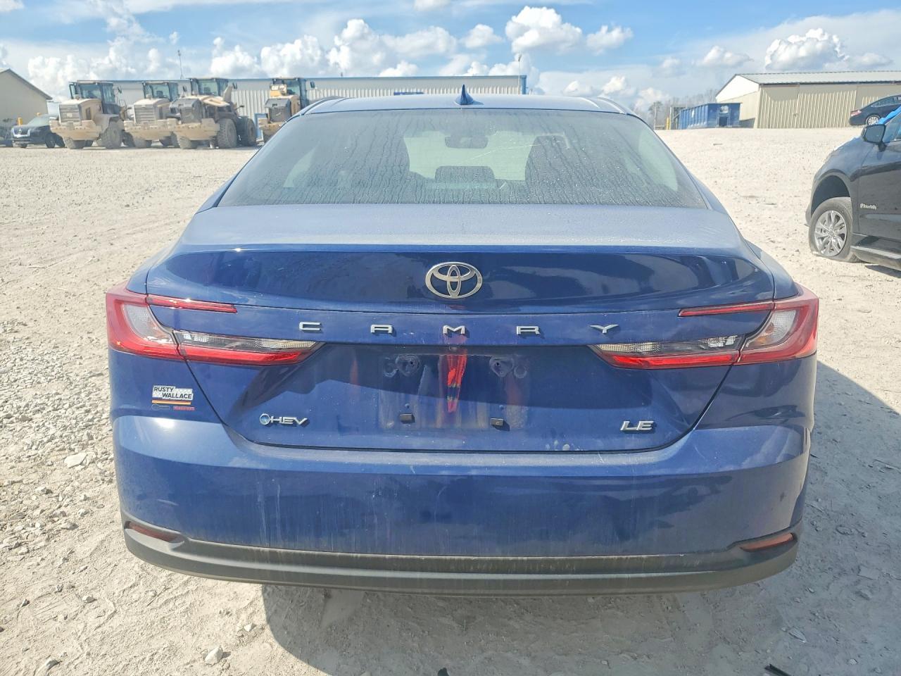 2025 TOYOTA CAMRY LE photo 16