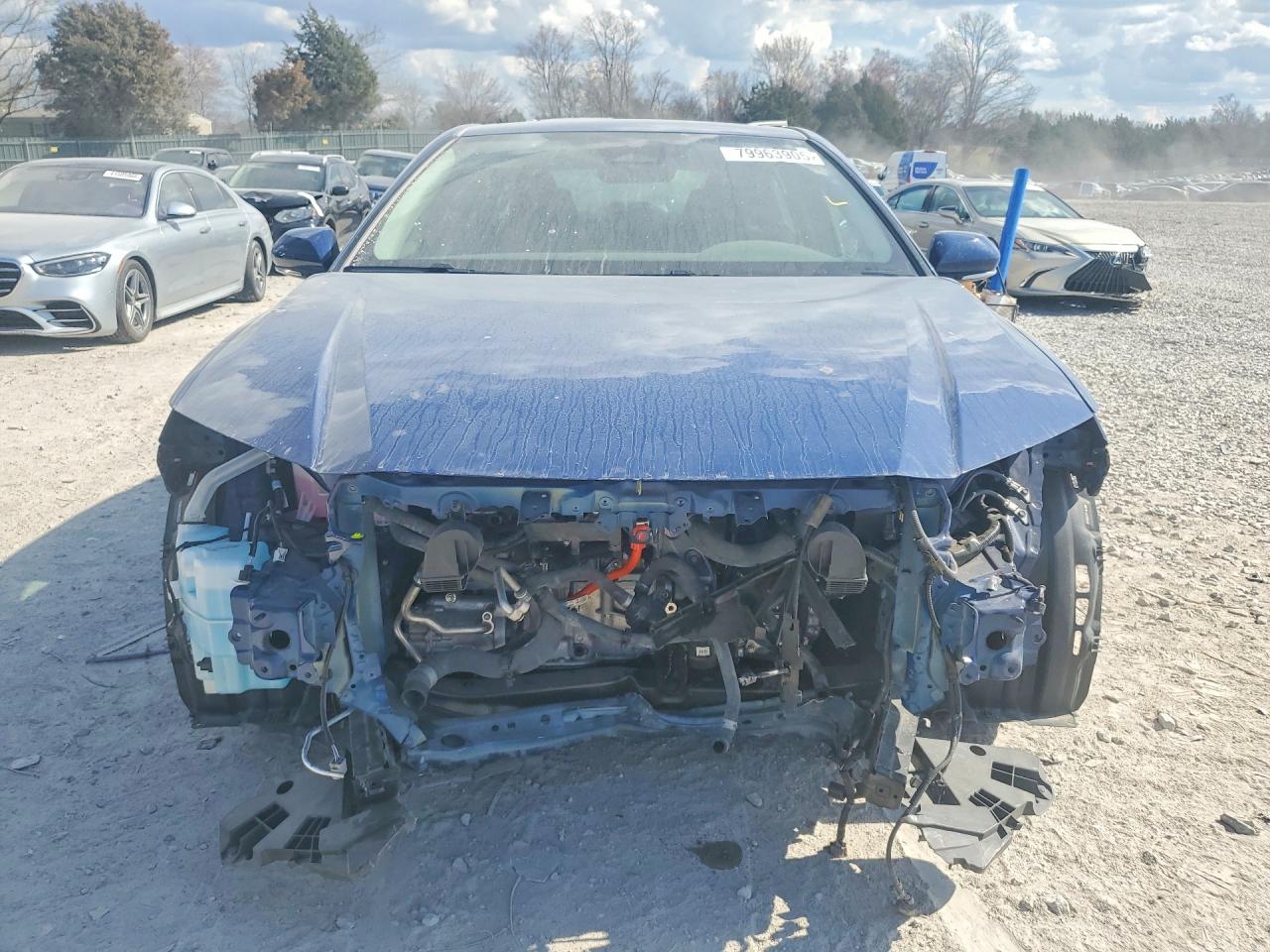 2025 TOYOTA CAMRY LE photo 13
