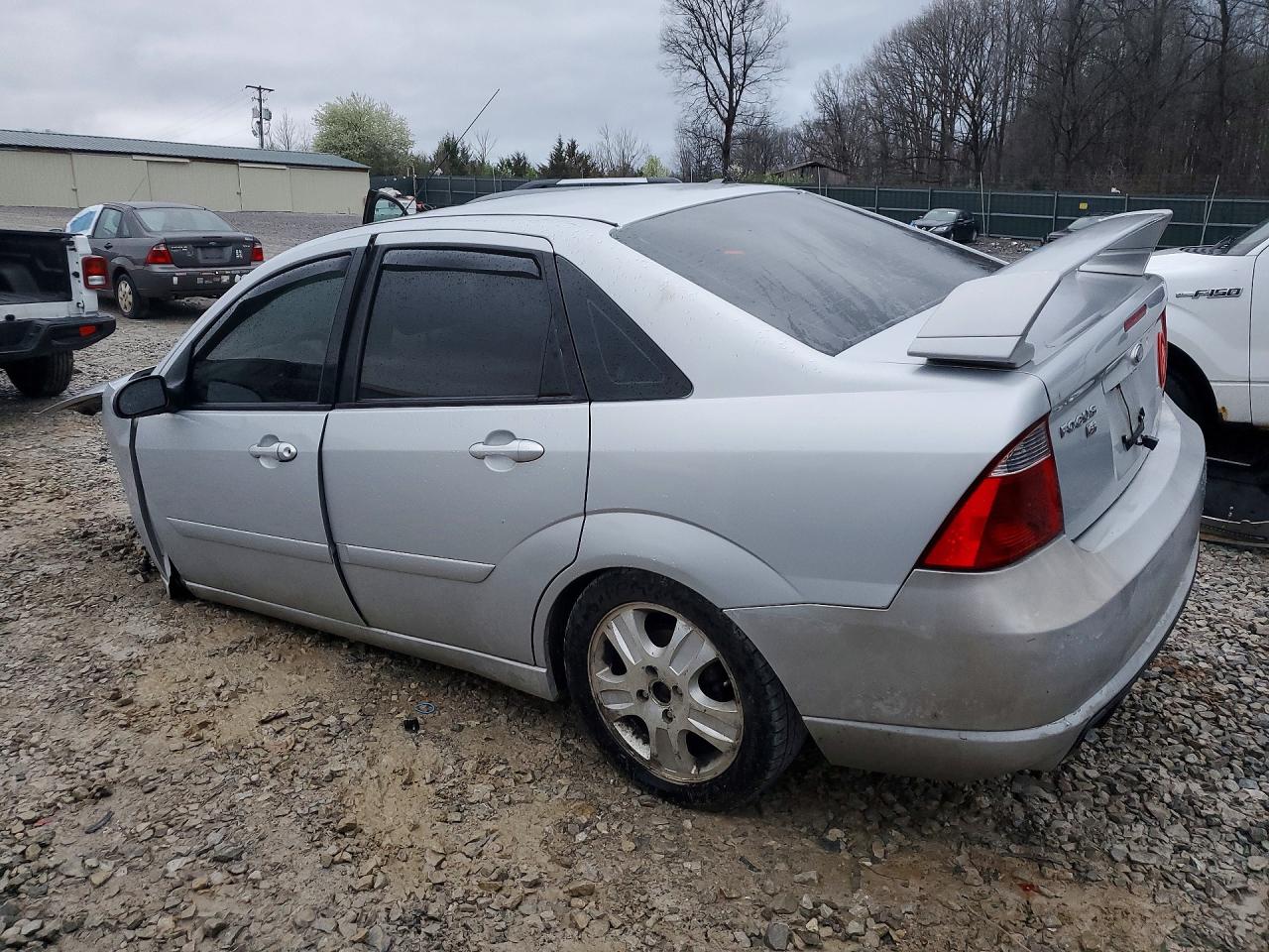 2007 FORD FOCUS ST photo 2