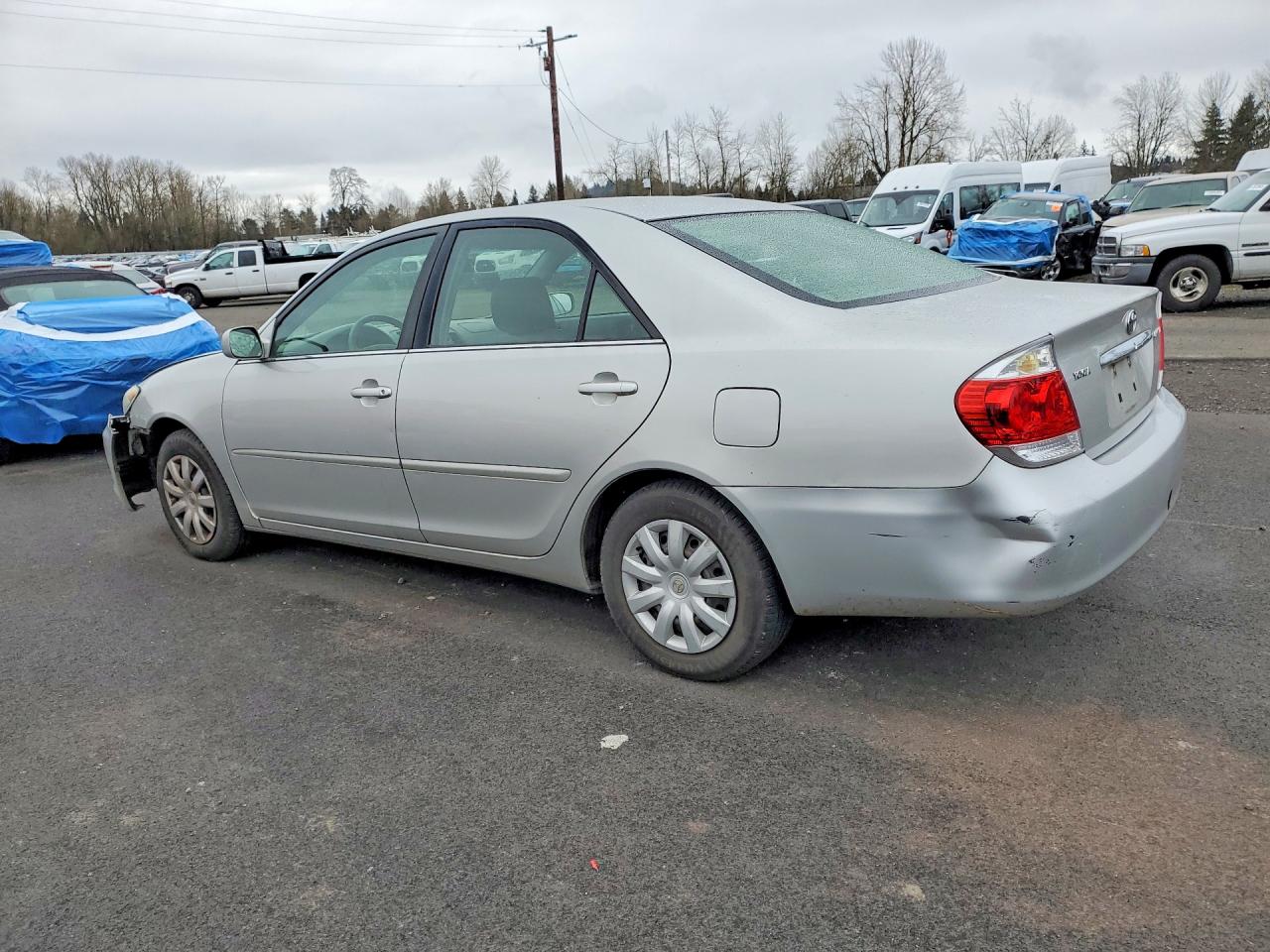 2005 TOYOTA CAMRY LE photo 2