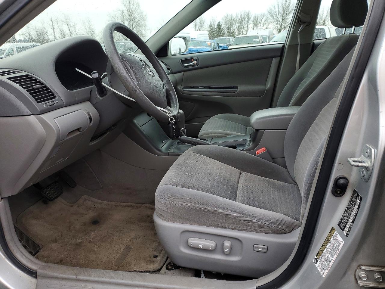 2005 TOYOTA CAMRY LE photo 7