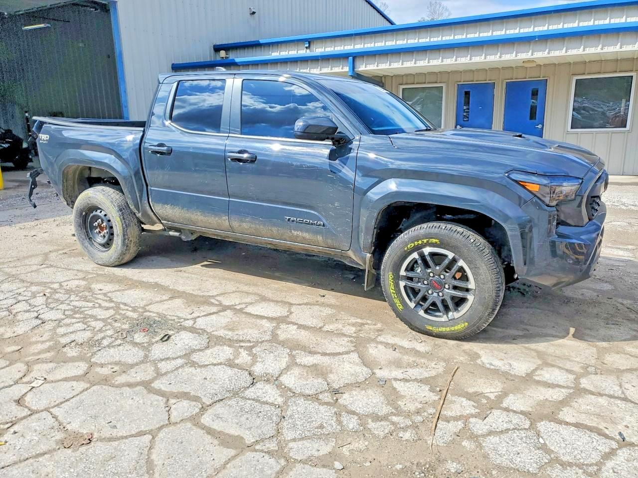 2024 TOYOTA TACOMA TRD SPORT photo 7