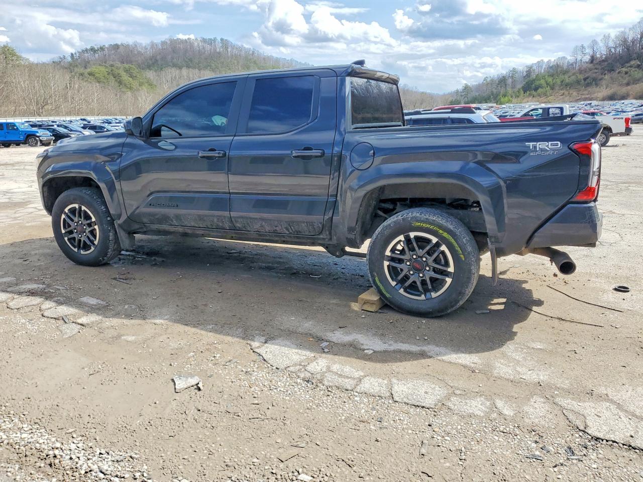2024 TOYOTA TACOMA TRD SPORT photo 3