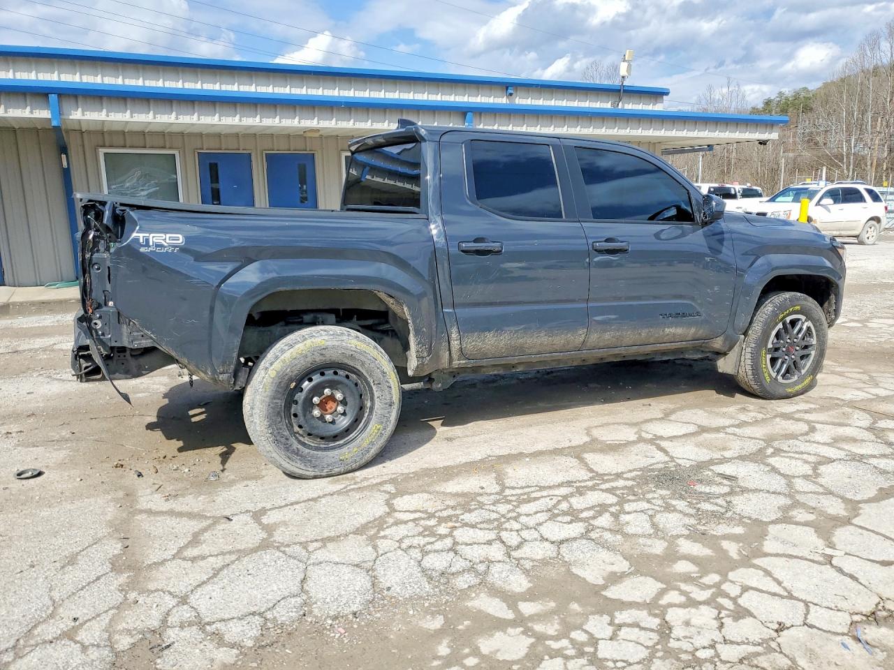 2024 TOYOTA TACOMA TRD SPORT photo 5