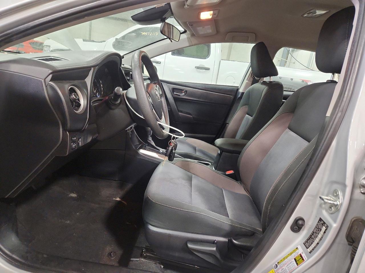 2018 TOYOTA COROLLA LE photo 13