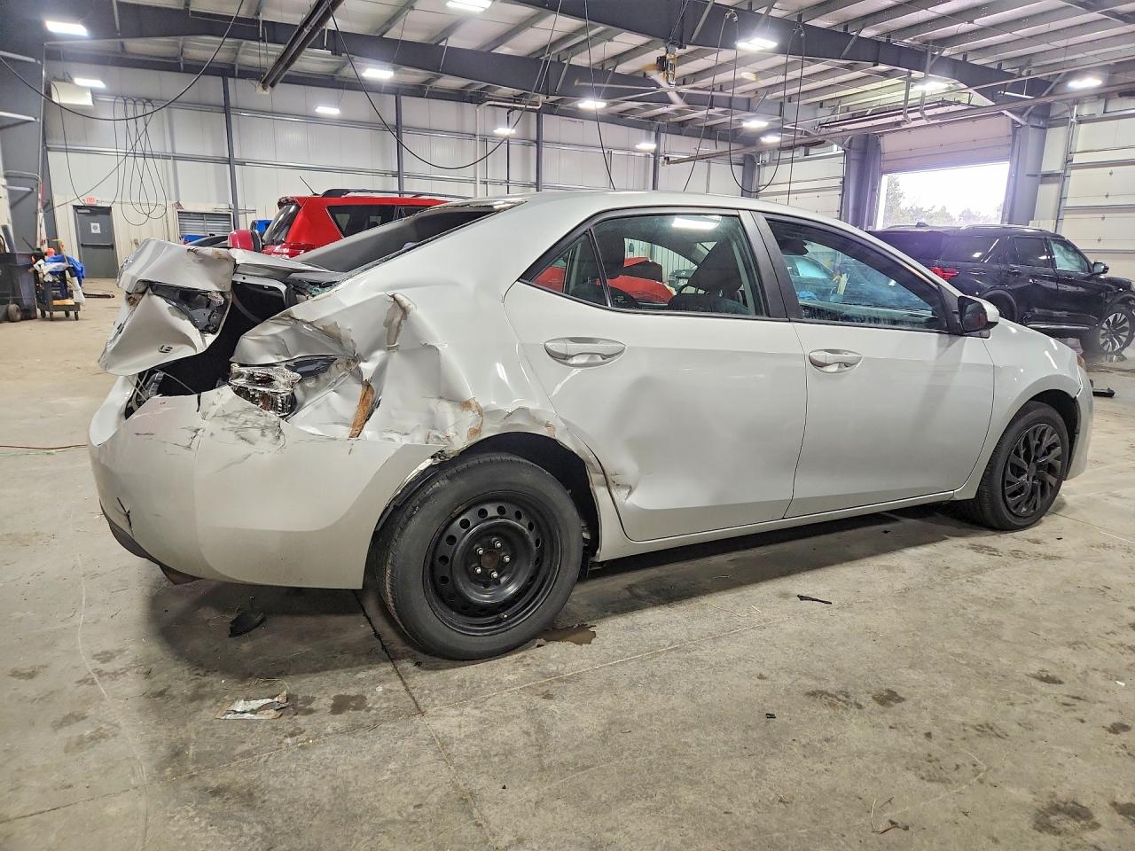 2018 TOYOTA COROLLA LE photo 5