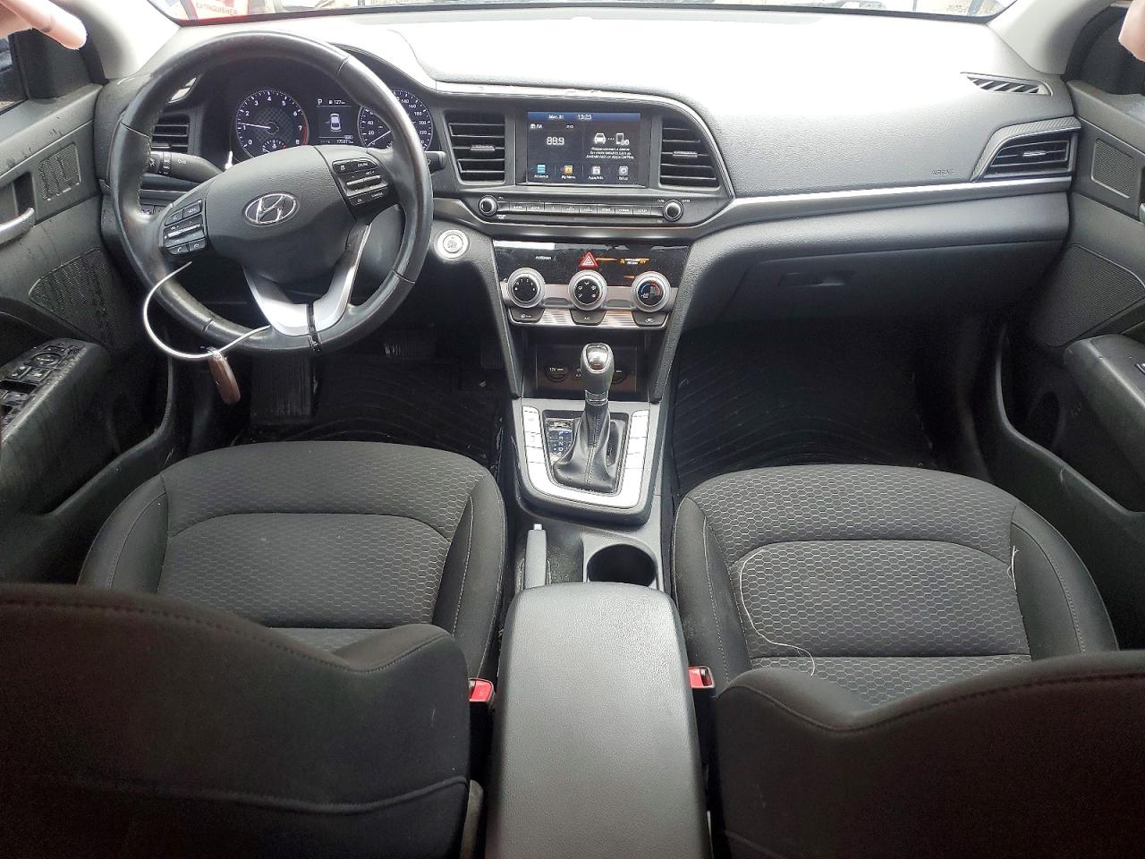 2019 HYUNDAI ELANTRA SEL photo 8