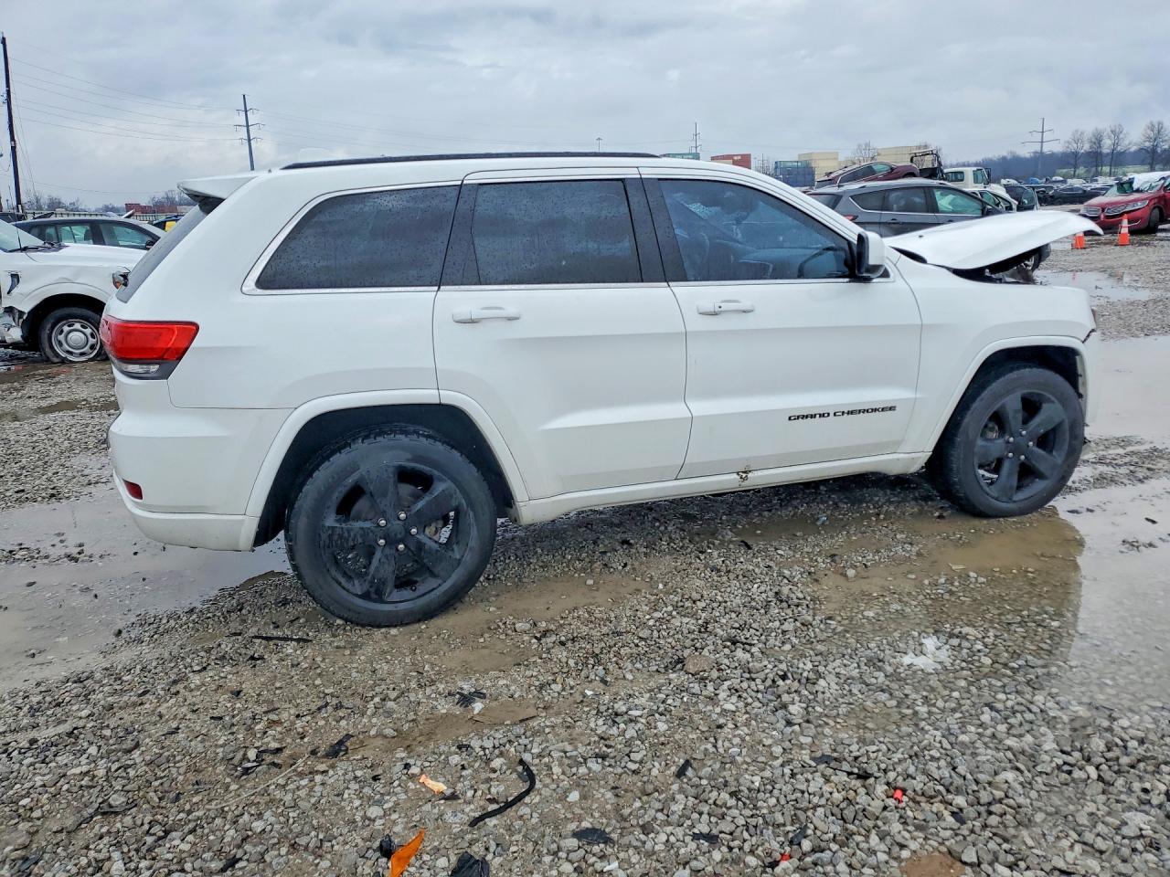 2014 JEEP GRAND CHEROKEE LAREDO photo 3
