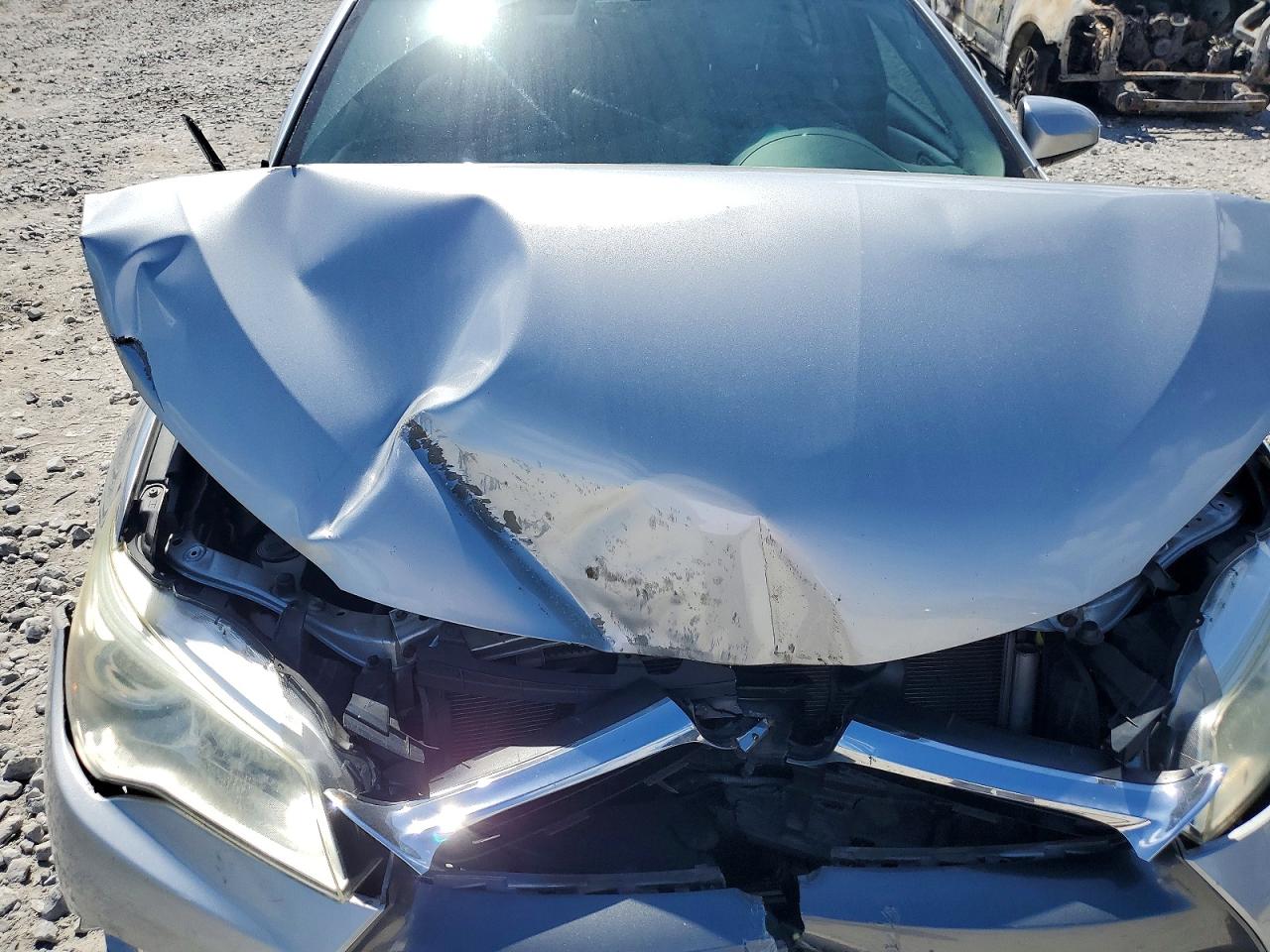 2015 TOYOTA CAMRY LE photo 21