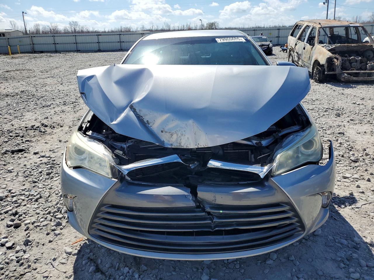 2015 TOYOTA CAMRY LE photo 9