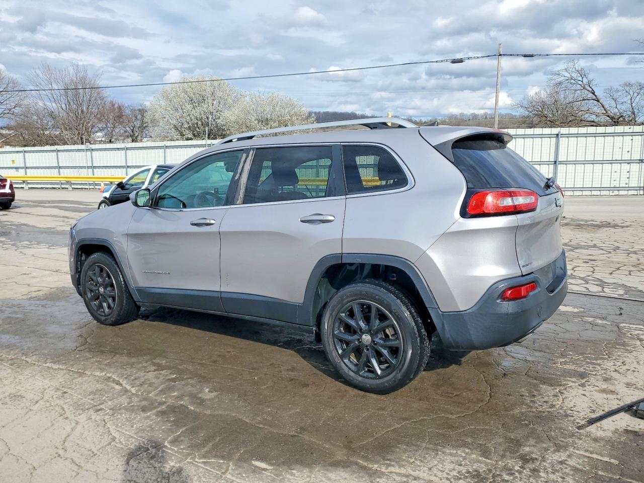 2018 JEEP CHEROKEE LATITUDE photo 2