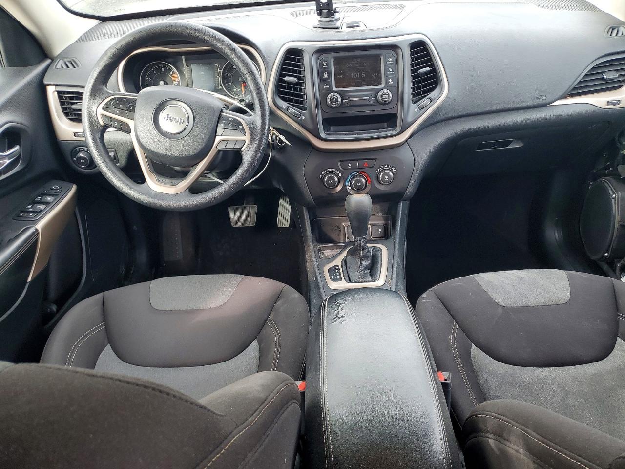 2018 JEEP CHEROKEE LATITUDE photo 8