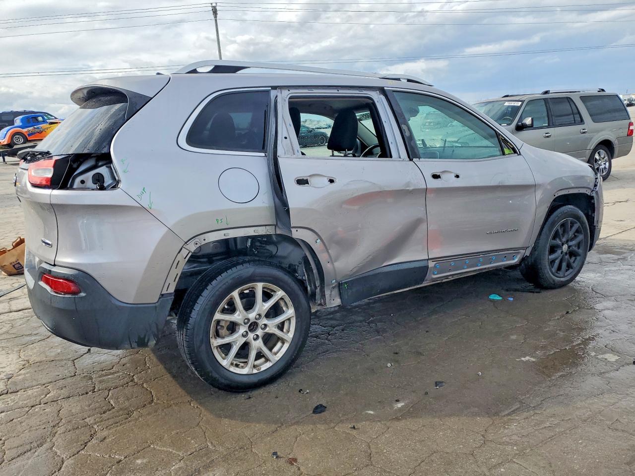 2018 JEEP CHEROKEE LATITUDE photo 3
