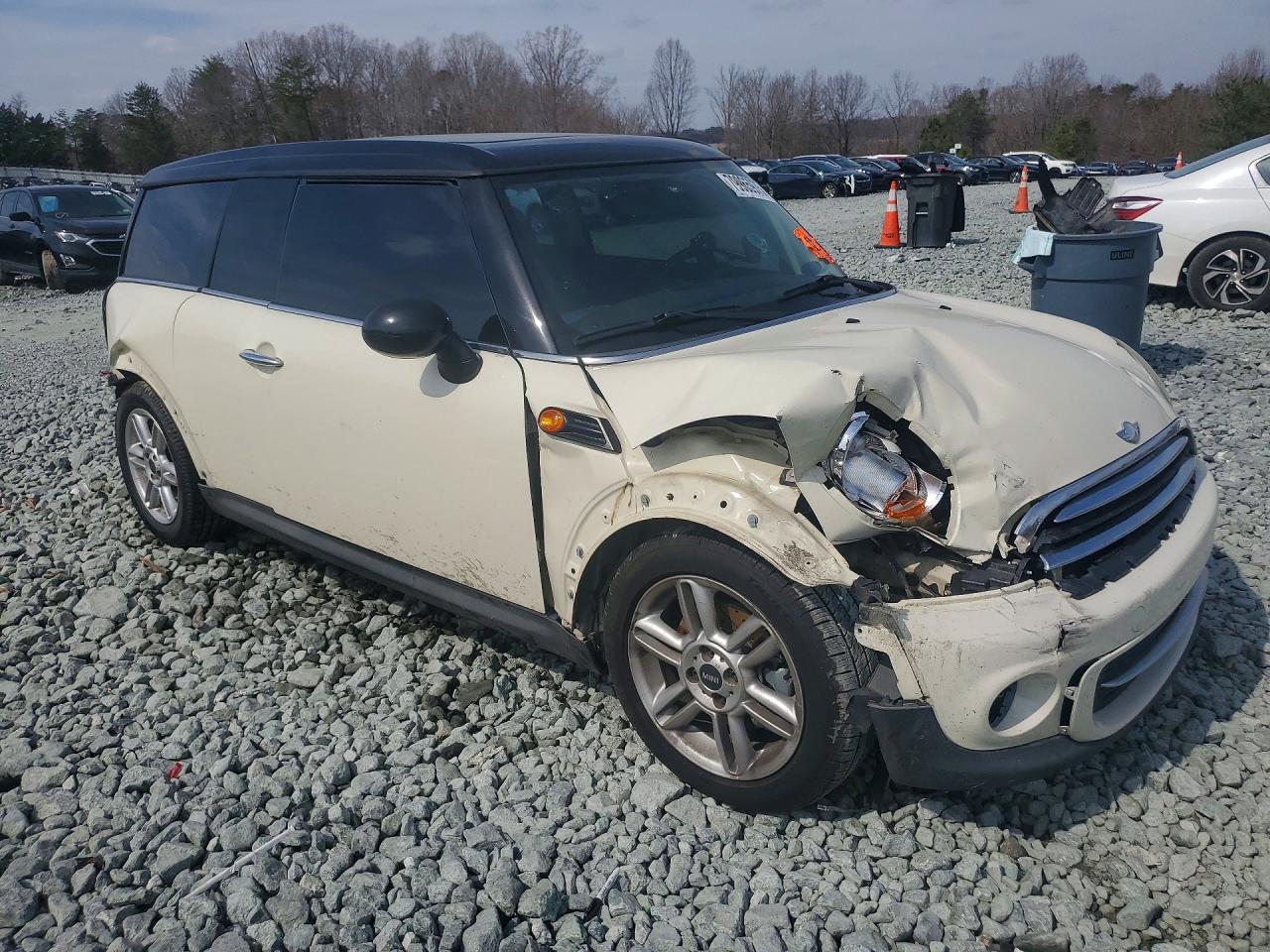 2011 MINI COOPER CLUBMAN photo 4