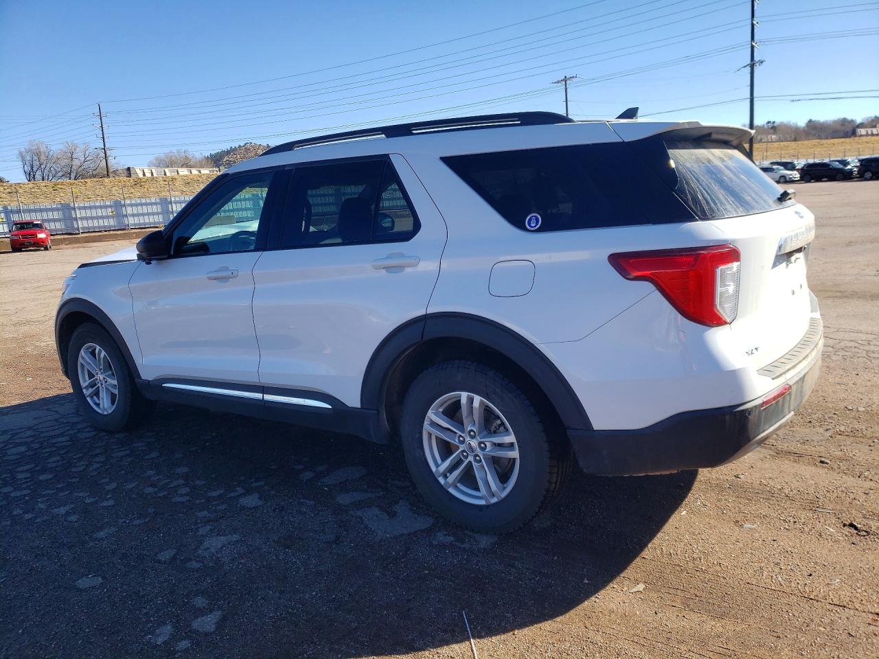 2023 FORD EXPLORER XLT photo 4