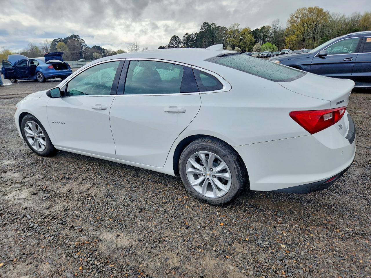 2024 CHEVROLET MALIBU LT photo 4