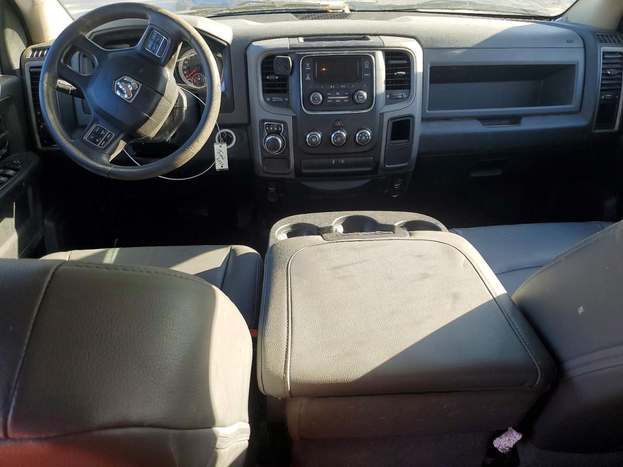 2016 RAM 1500 ST photo 8