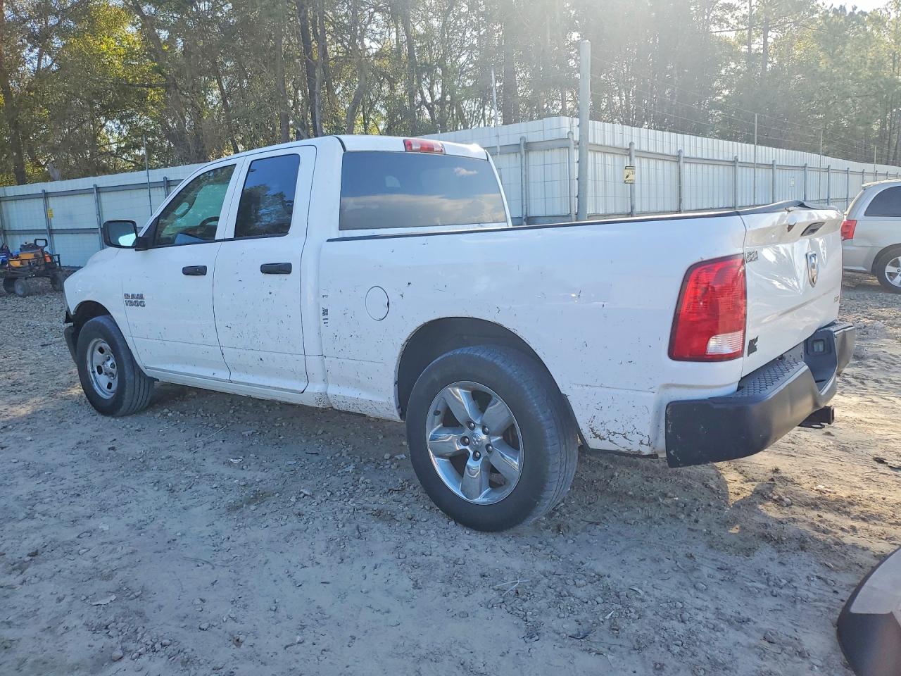 2016 RAM 1500 ST photo 2