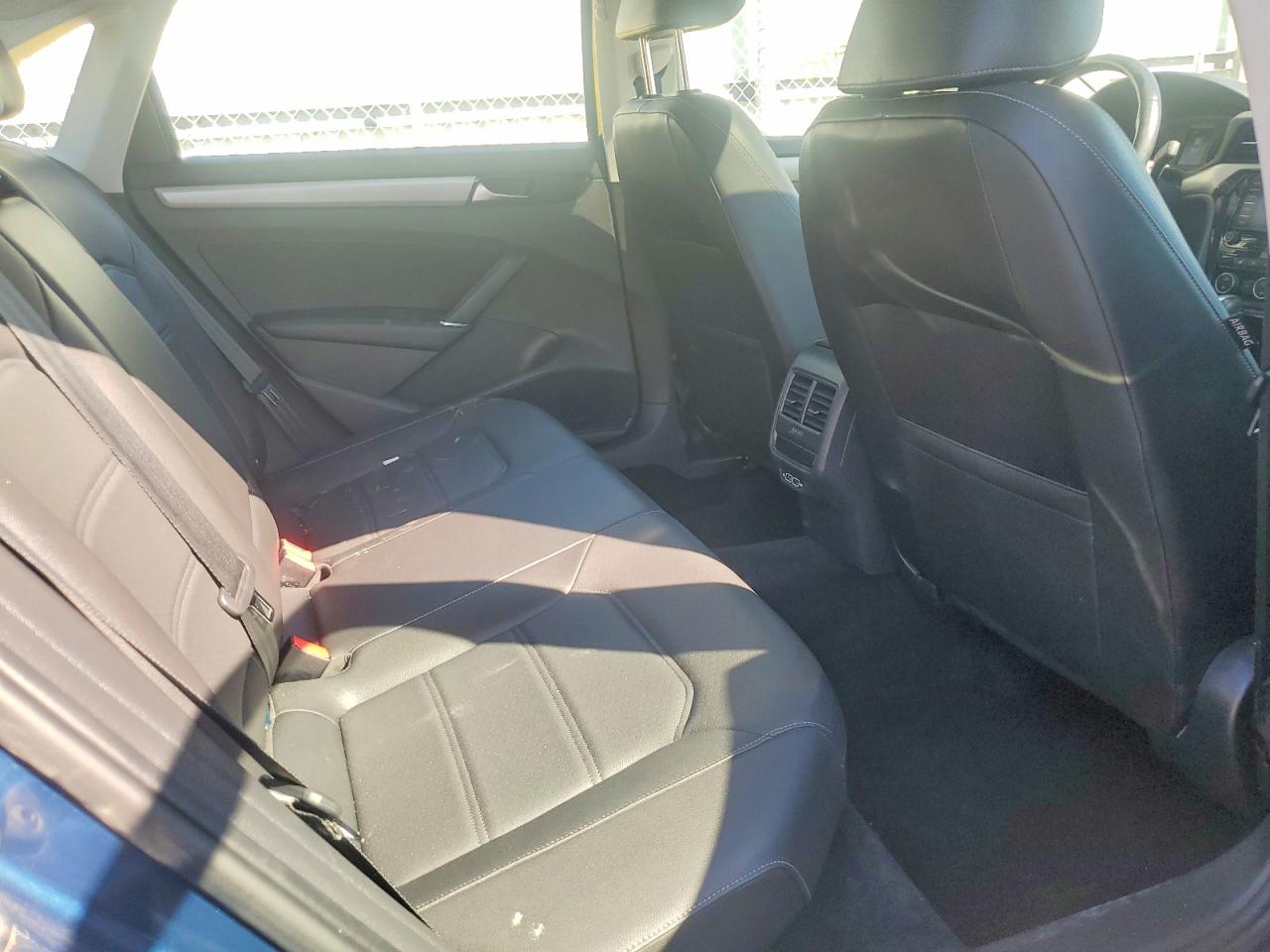 2020 VOLKSWAGEN PASSAT SE photo 19