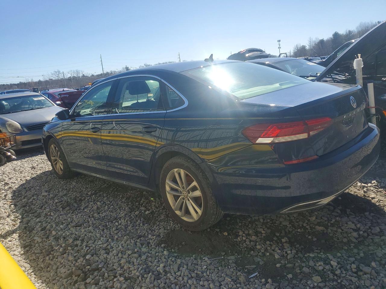 2020 VOLKSWAGEN PASSAT SE photo 3