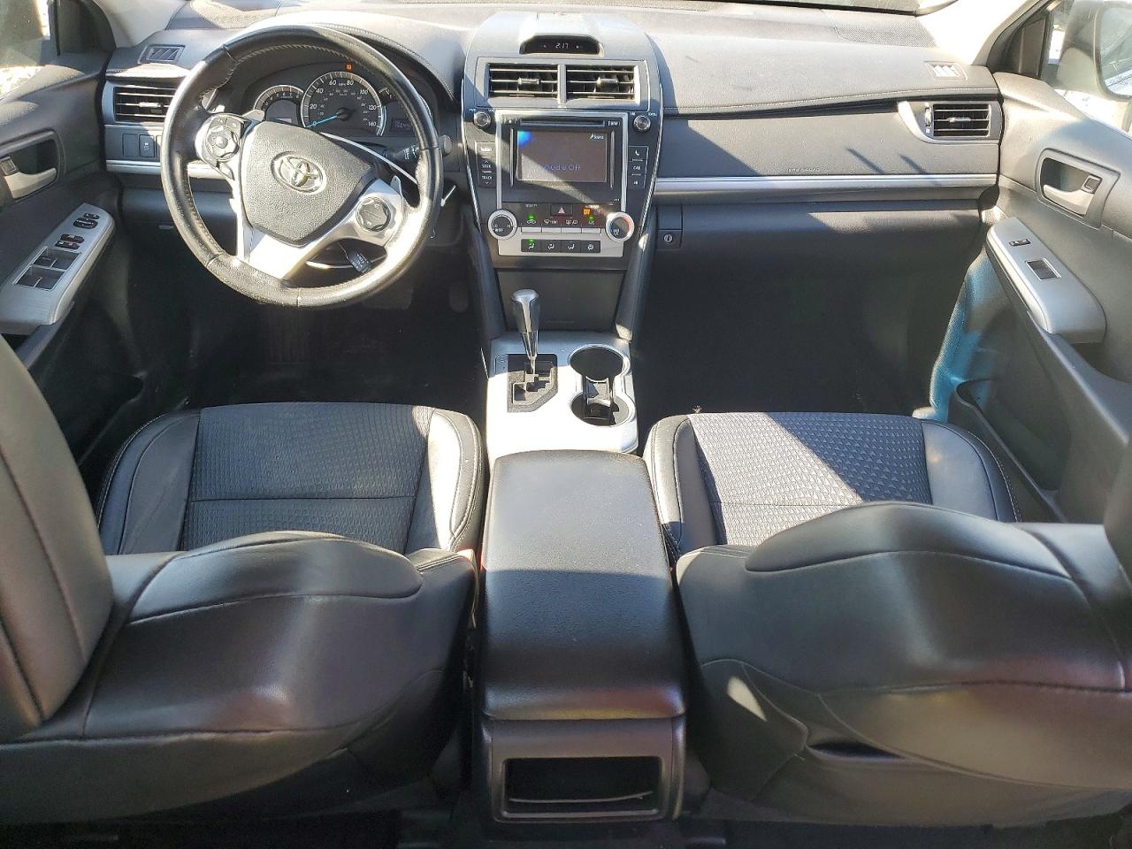 2012 TOYOTA CAMRY SE photo 8