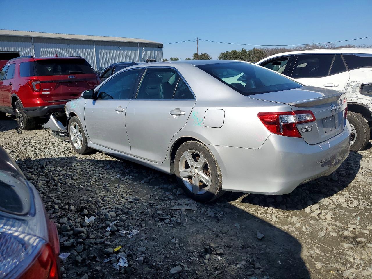 2012 TOYOTA CAMRY SE photo 2