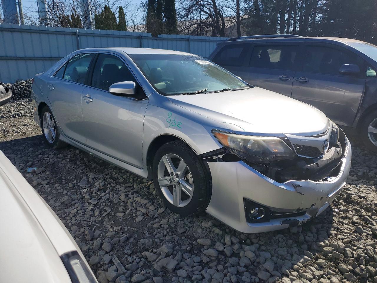 2012 TOYOTA CAMRY SE photo 4