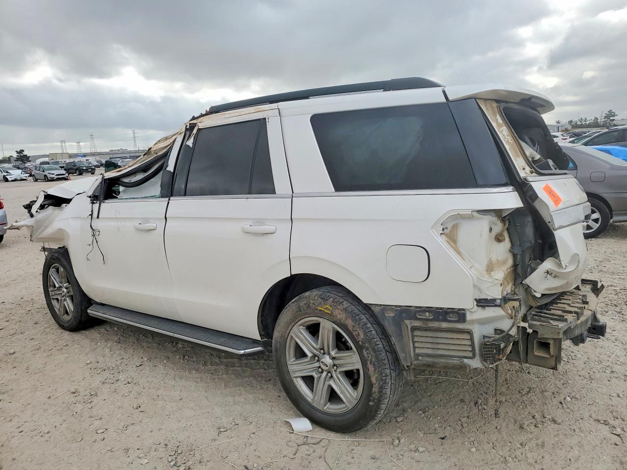 2019 FORD EXPEDITION XLT photo 3