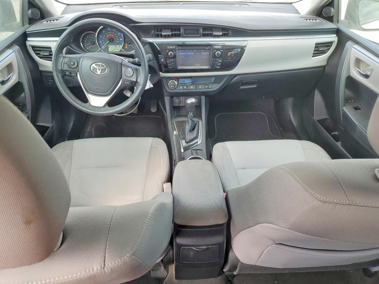 2016 TOYOTA COROLLA LE photo 8