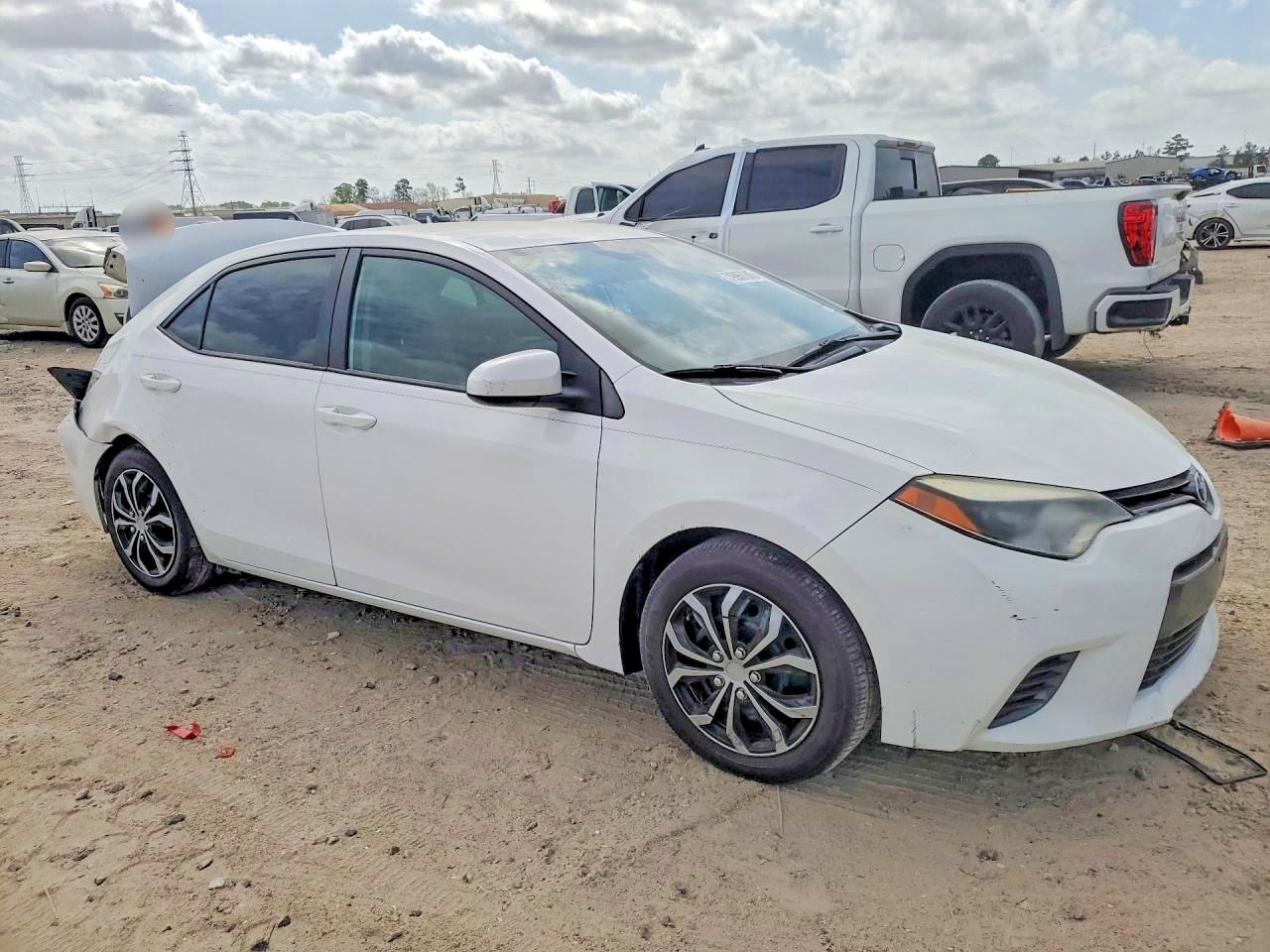 2016 TOYOTA COROLLA LE photo 4