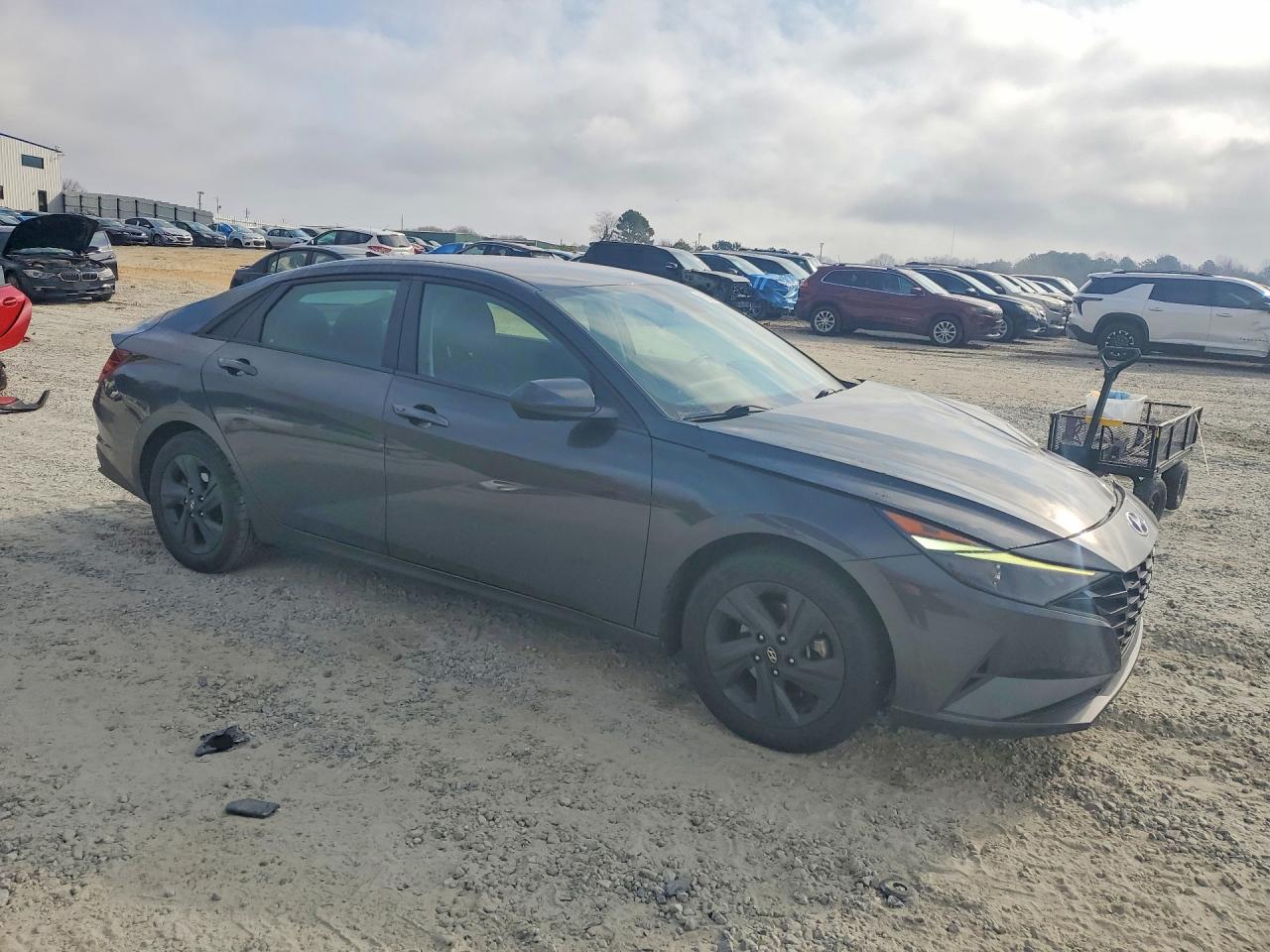 2023 HYUNDAI ELANTRA photo 4