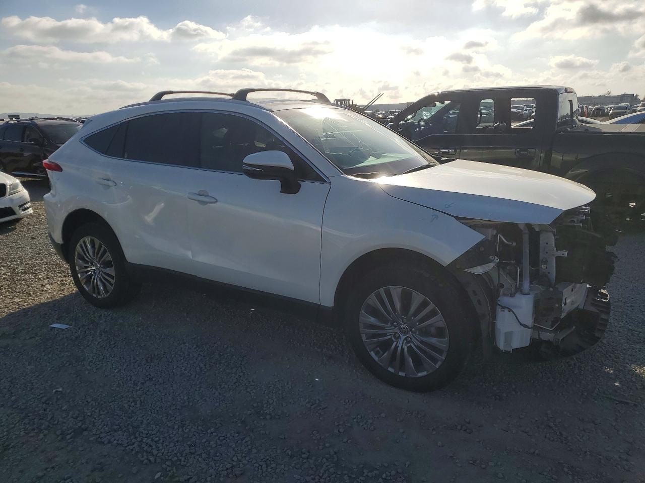 2022 TOYOTA VENZA XLE photo 4