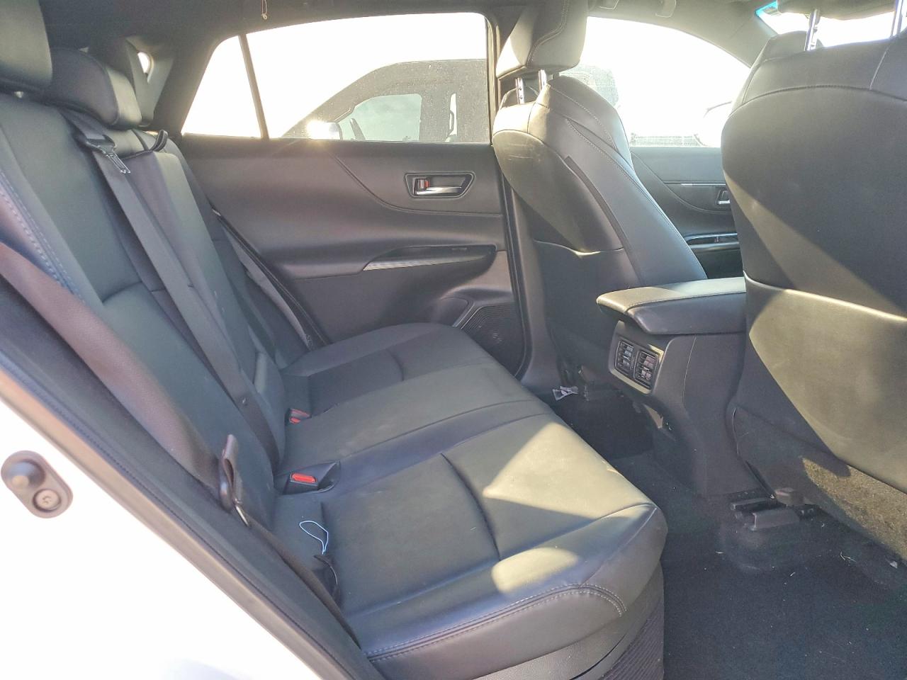 2022 TOYOTA VENZA XLE photo 11
