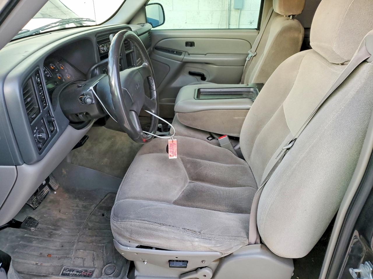 2004 GMC YUKON XL K1500 photo 7