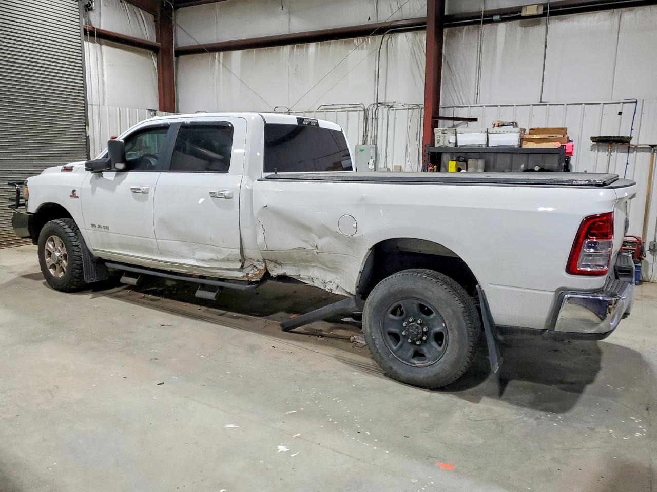 2019 RAM 3500 BIG HORN photo 2