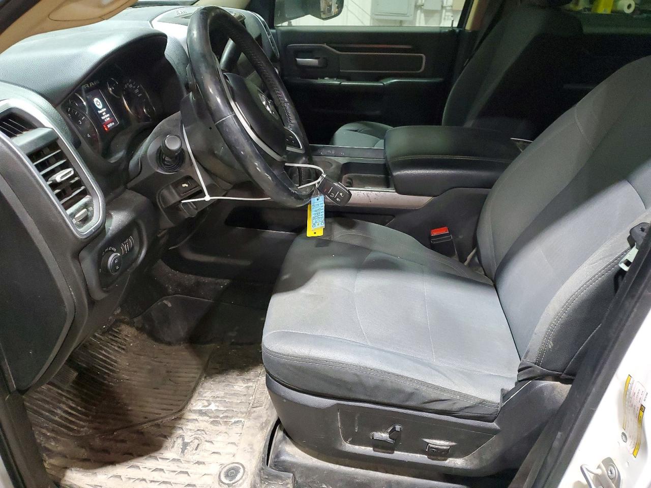 2019 RAM 3500 BIG HORN photo 7