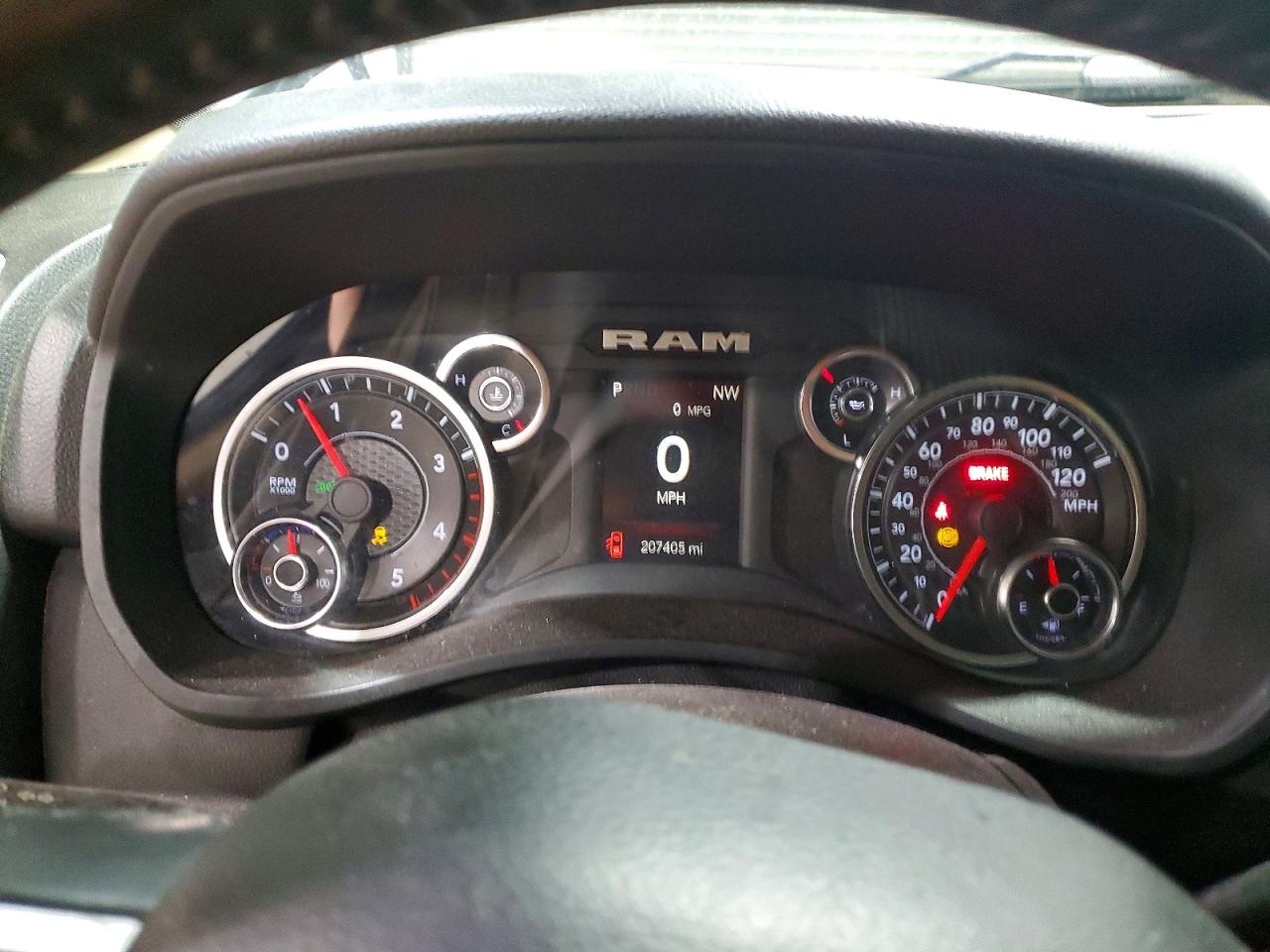 2019 RAM 3500 BIG HORN photo 9