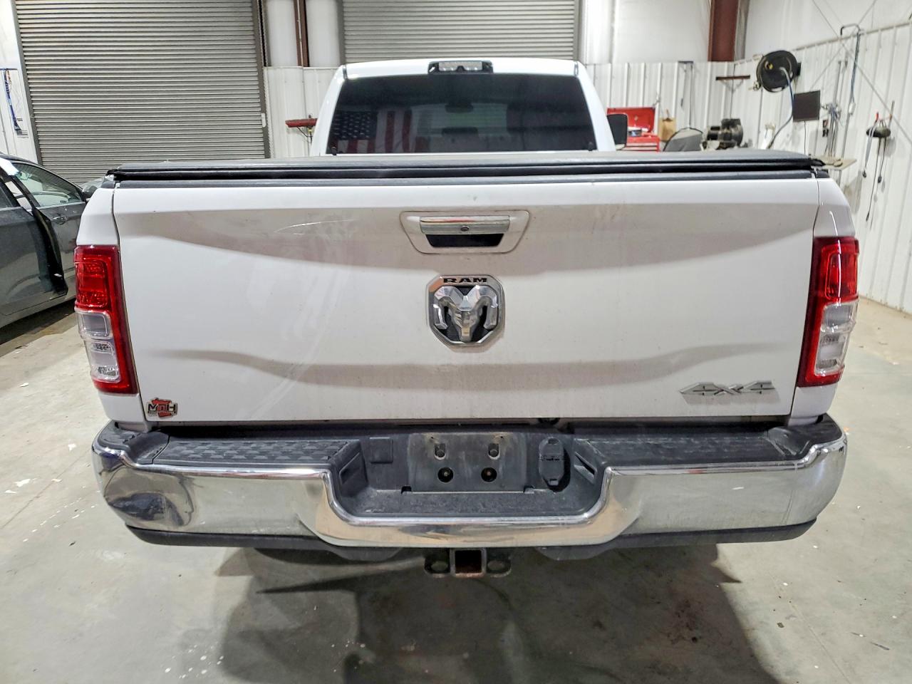 2019 RAM 3500 BIG HORN photo 6
