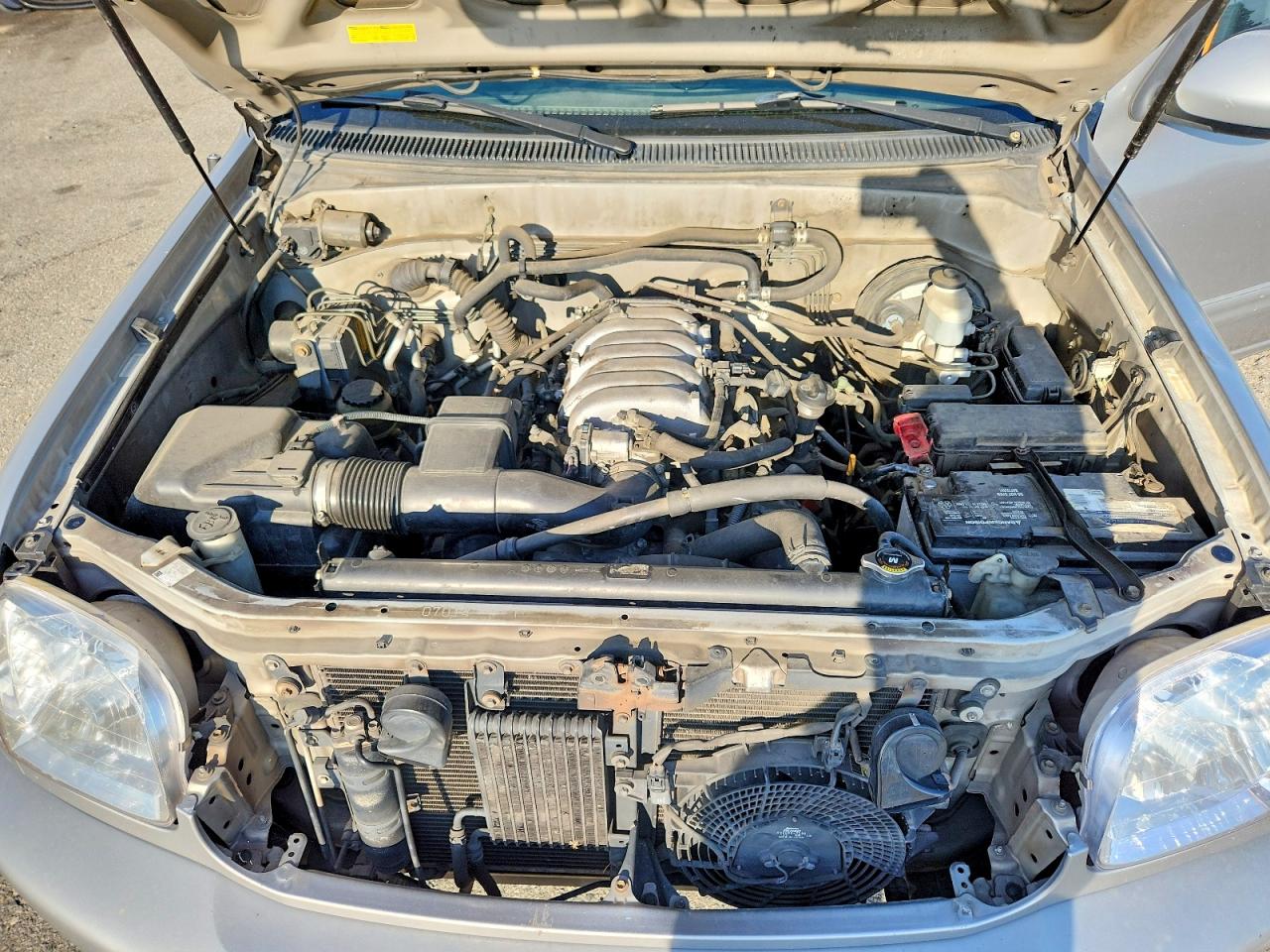 2003 TOYOTA SEQUOIA photo 23