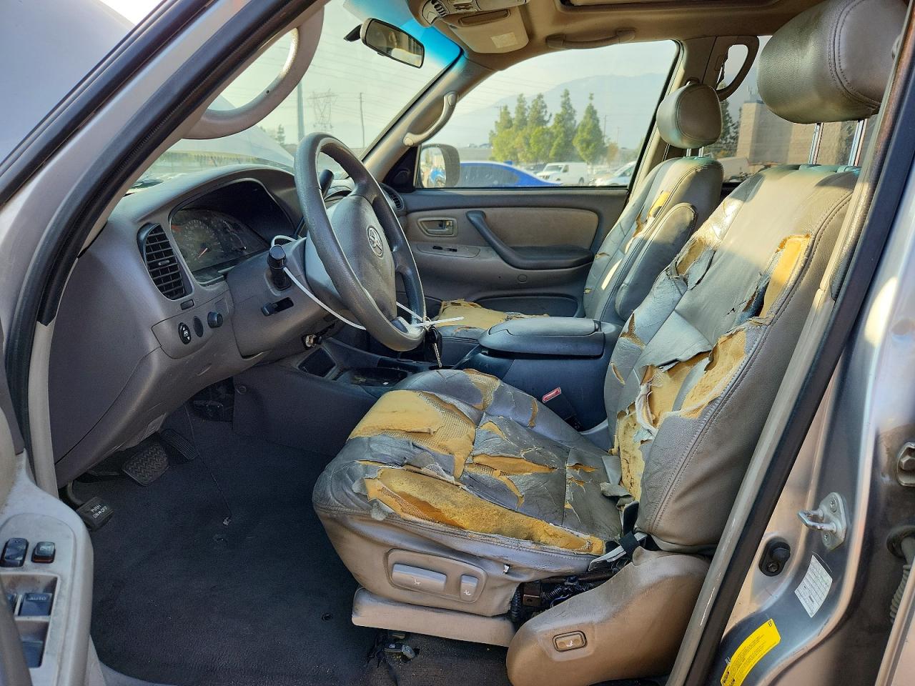 2003 TOYOTA SEQUOIA photo 13